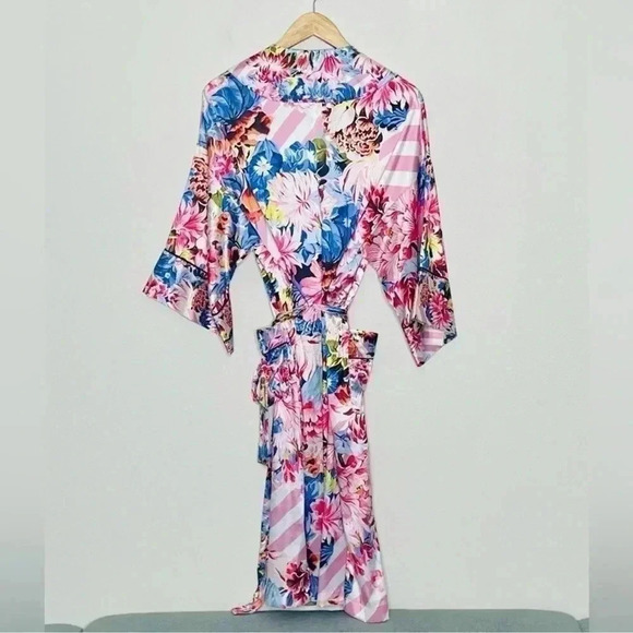 Victoria Secret x Mary Katrantzou Floral
Stripe Satin Kimono Robe size S - Picture 5 of 5